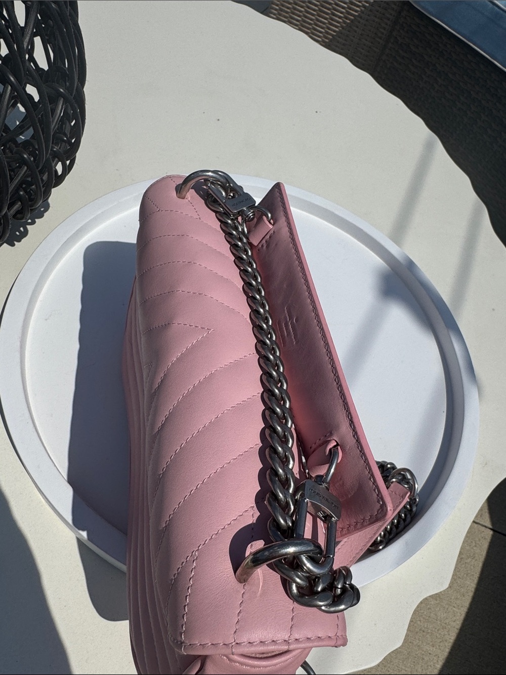 Louis Vuitton Pink Quilted Chain Wave Bag with Multicolor Vuitton Logo - Picture 4 of 10